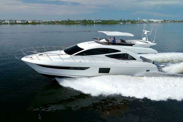 2015 Dyna Yachts 60