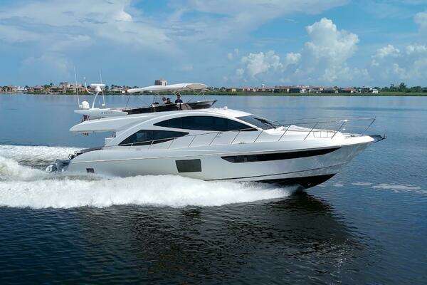 2015 Dyna Yachts 60