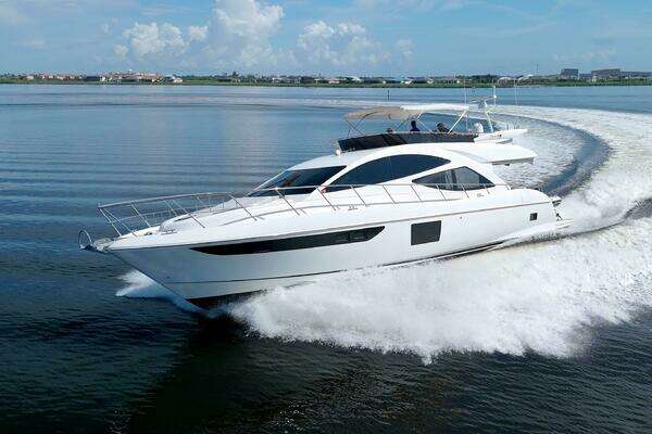 2015 Dyna Yachts 60