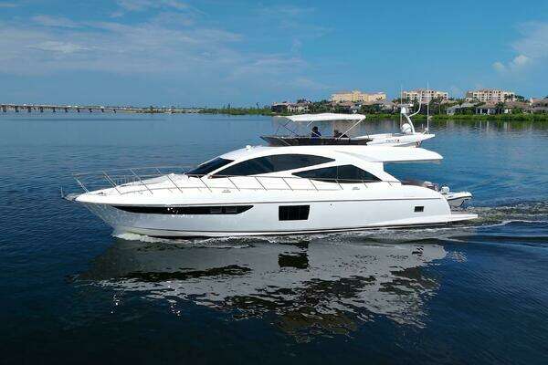 2015 Dyna Yachts 60