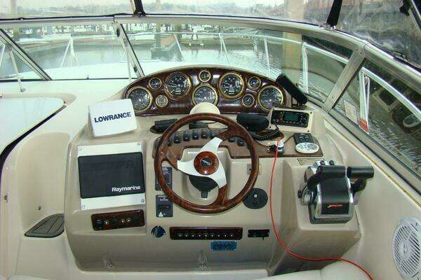 2002 Rinker 37