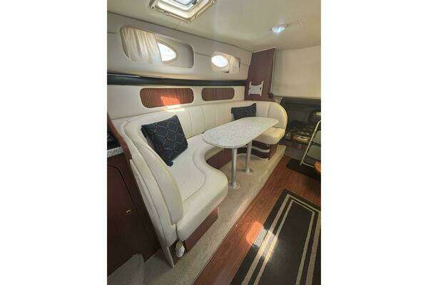 2002 Rinker 37