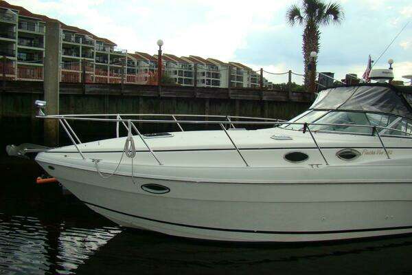 Photo of the 2002 Rinker 342 Fiesta Vee