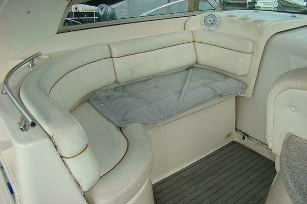 2002 Rinker 37