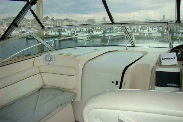 2002 Rinker 37