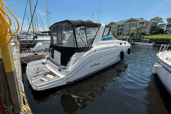 Photo of the 2002 Rinker 342 Fiesta Vee