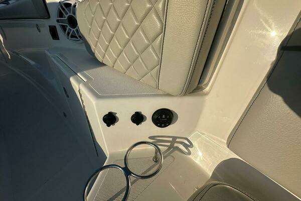 Pursuit  Yacht For Sale
