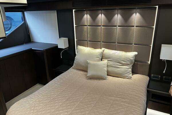 Galeon 640 Fly Yacht For Sale