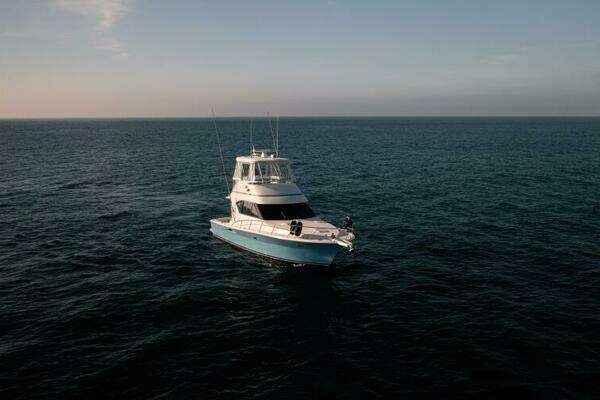 Riviera 40 Flybridge Yacht For Sale