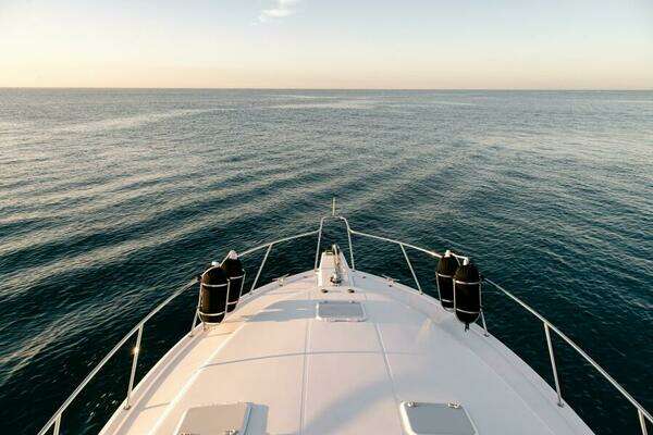 Riviera 40 Flybridge Yacht For Sale