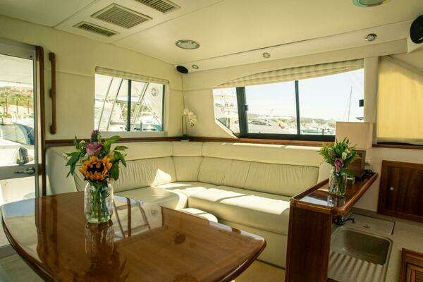 Riviera 40 Flybridge Yacht For Sale