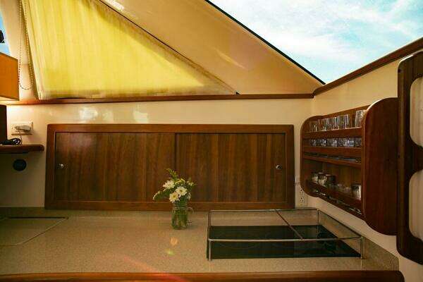 Riviera 40 Flybridge Yacht For Sale