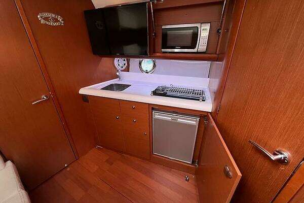 2013 Beneteau 38