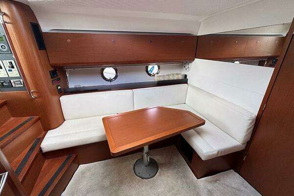 2013 Beneteau 38