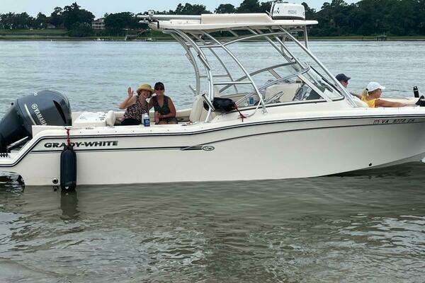 Photo of the 2018 Grady-White 