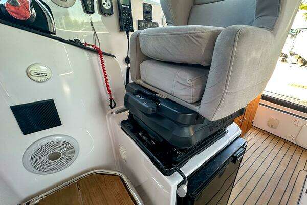 XO Boats EXPLR 10S Plus Yacht For Sale