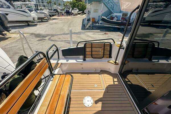 XO Boats EXPLR 10S Plus Yacht For Sale