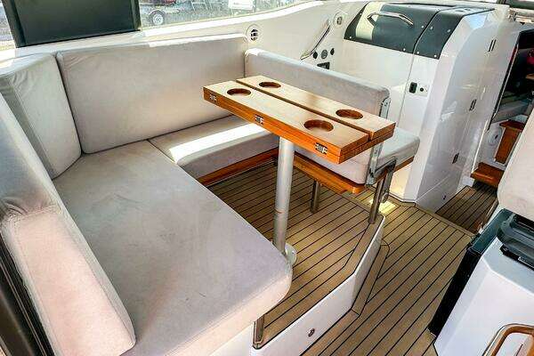XO Boats EXPLR 10S Plus Yacht For Sale