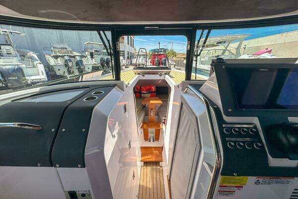 XO Boats EXPLR 10S Plus Yacht For Sale