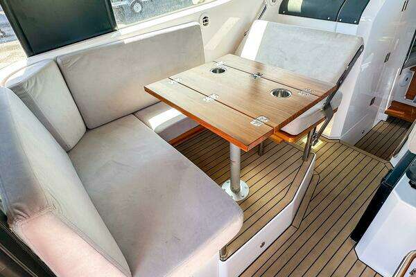 XO Boats EXPLR 10S Plus Yacht For Sale