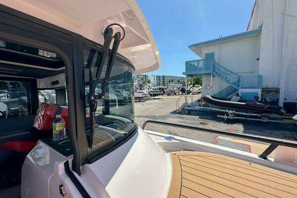 XO Boats EXPLR 10S Plus Yacht For Sale