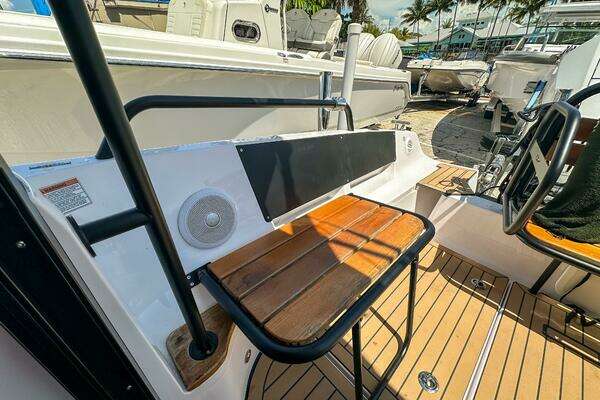 XO Boats EXPLR 10S Plus Yacht For Sale