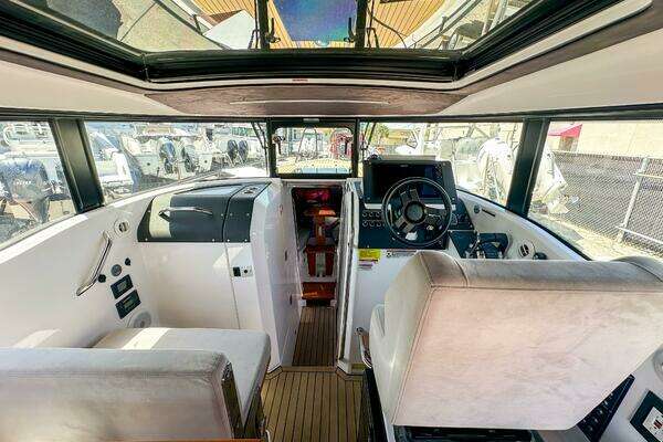 XO Boats EXPLR 10S Plus Yacht For Sale
