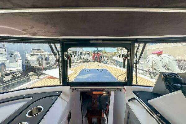 XO Boats EXPLR 10S Plus Yacht For Sale