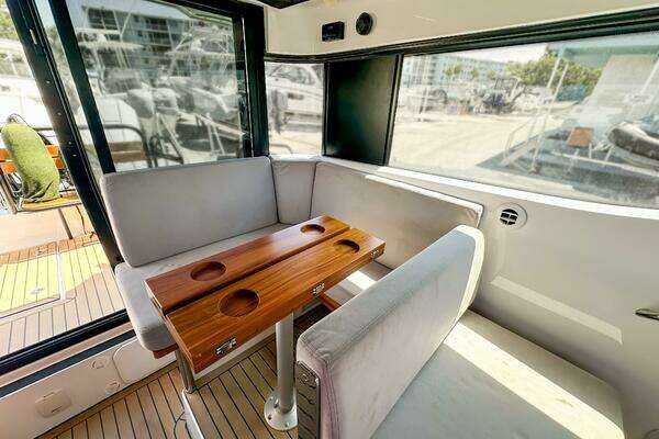 XO Boats EXPLR 10S Plus Yacht For Sale