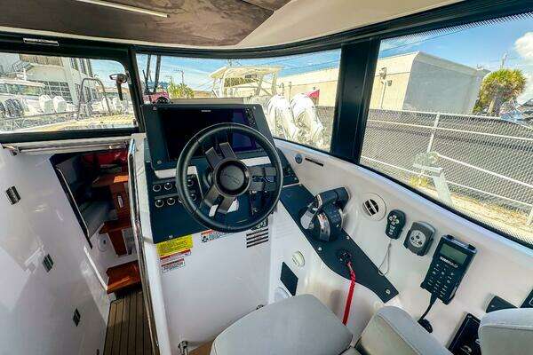 XO Boats EXPLR 10S Plus Yacht For Sale