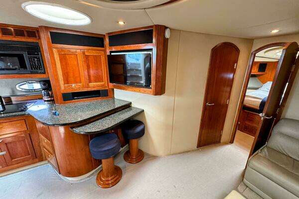Cruisers Yachts 540 Express Yacht For Sale