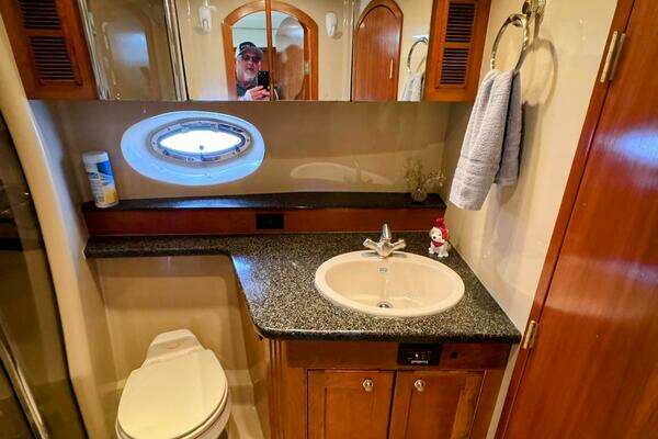 Cruisers Yachts 540 Express Yacht For Sale