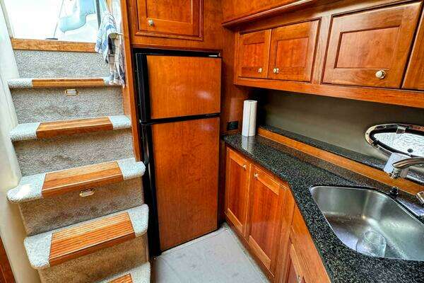 Cruisers Yachts 540 Express Yacht For Sale