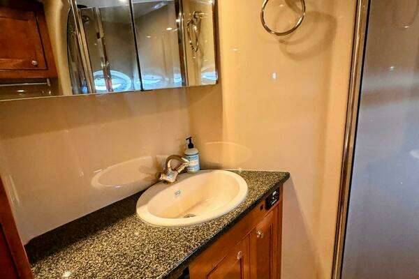 Cruisers Yachts 540 Express Yacht For Sale