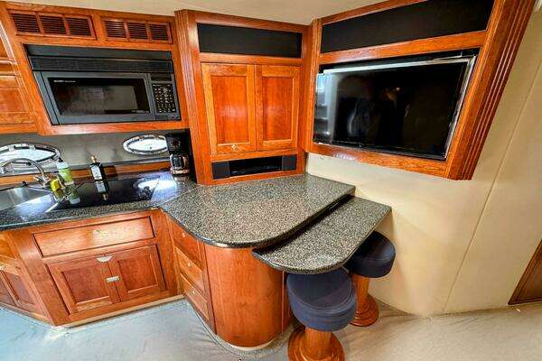 Cruisers Yachts 540 Express Yacht For Sale