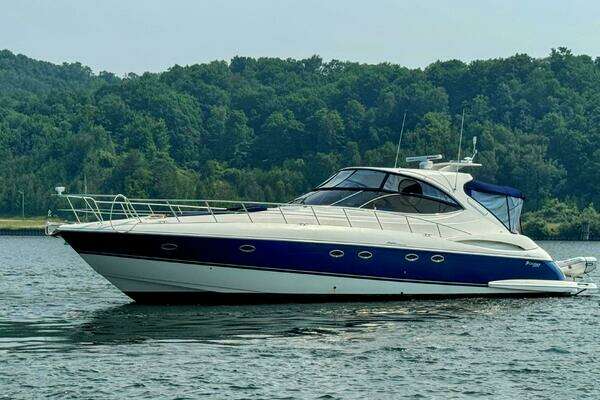 Cruisers Yachts 540 Express Yacht For Sale