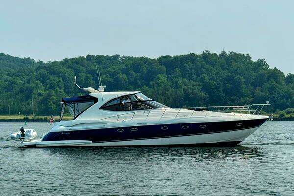 Cruisers Yachts 540 Express Yacht For Sale