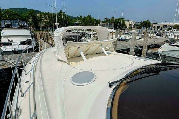 Cruisers Yachts 540 Express Yacht For Sale