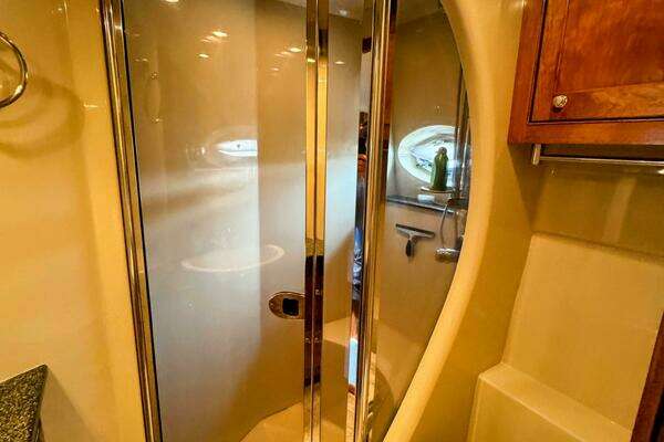 Cruisers Yachts 540 Express Yacht For Sale