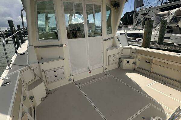 Photo of the 1996 Albin 31 Tournament Express "Low Country"