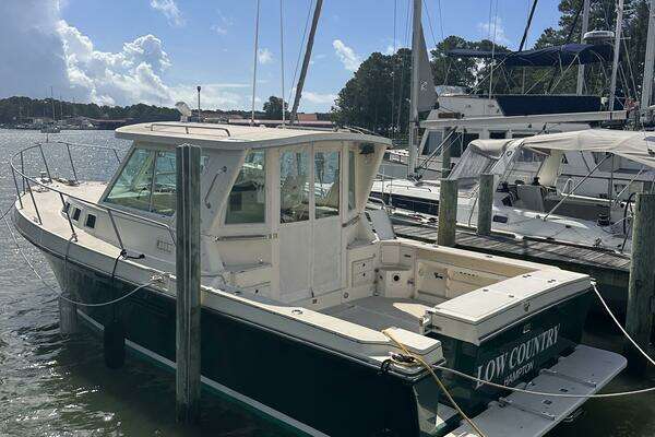Photo of the 1996 Albin 31 Tournament Express "Low Country"