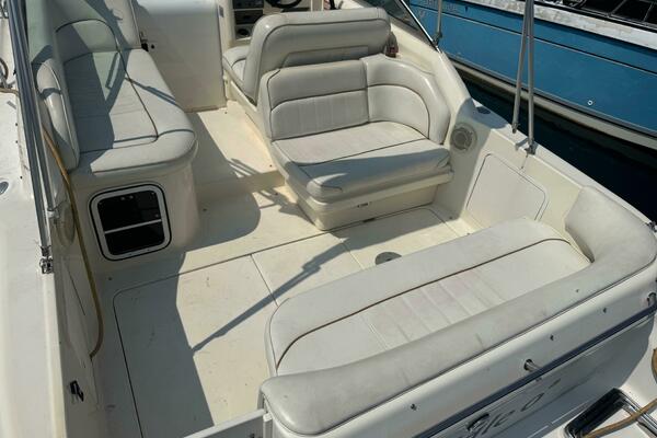 27ft Sea Ray Yacht For Sale