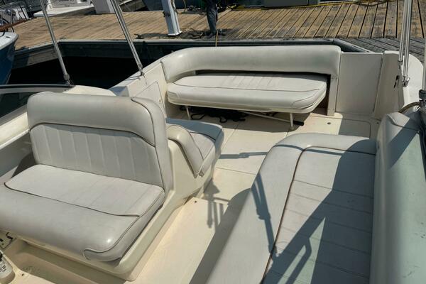 27ft Sea Ray Yacht For Sale