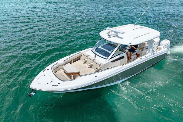 Boston Whaler 350 Realm Yacht For Sale