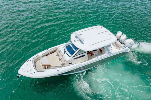 Boston Whaler 350 Realm Yacht For Sale