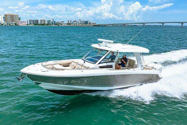 Boston Whaler 350 Realm Yacht For Sale