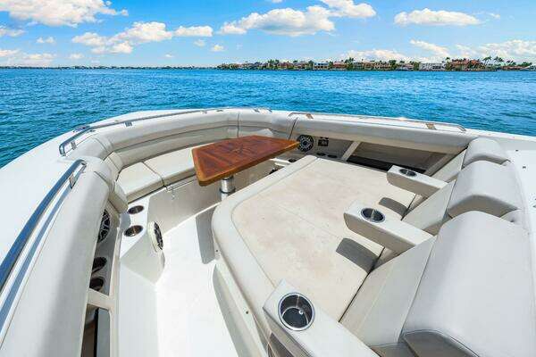 Boston Whaler 350 Realm Yacht For Sale