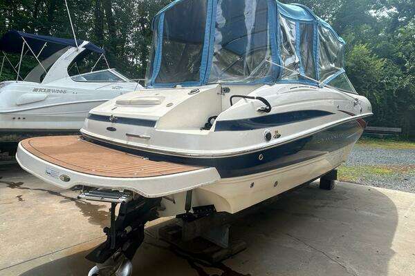 Photo of the 2007 Maxum 2400 SC3