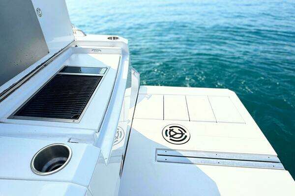 Cruisers Yachts 46 Cantius Yacht For Sale