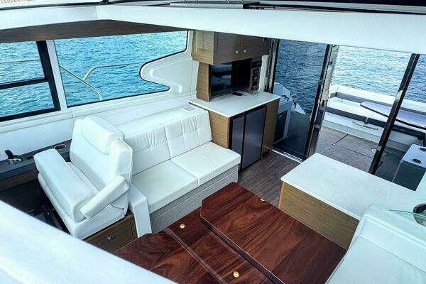 Cruisers Yachts 46 Cantius Yacht For Sale